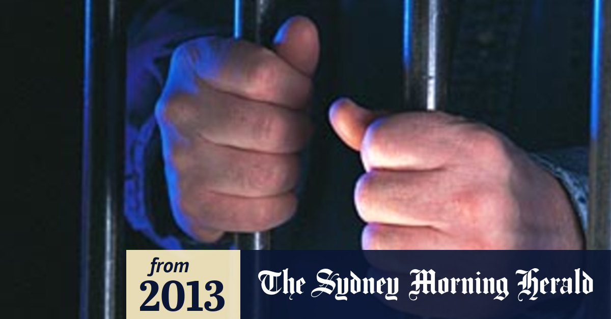 Prisoners should be free to smoke outside